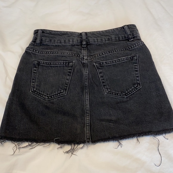 TopShop black mini skirt with flowers - Picture 2 of 2